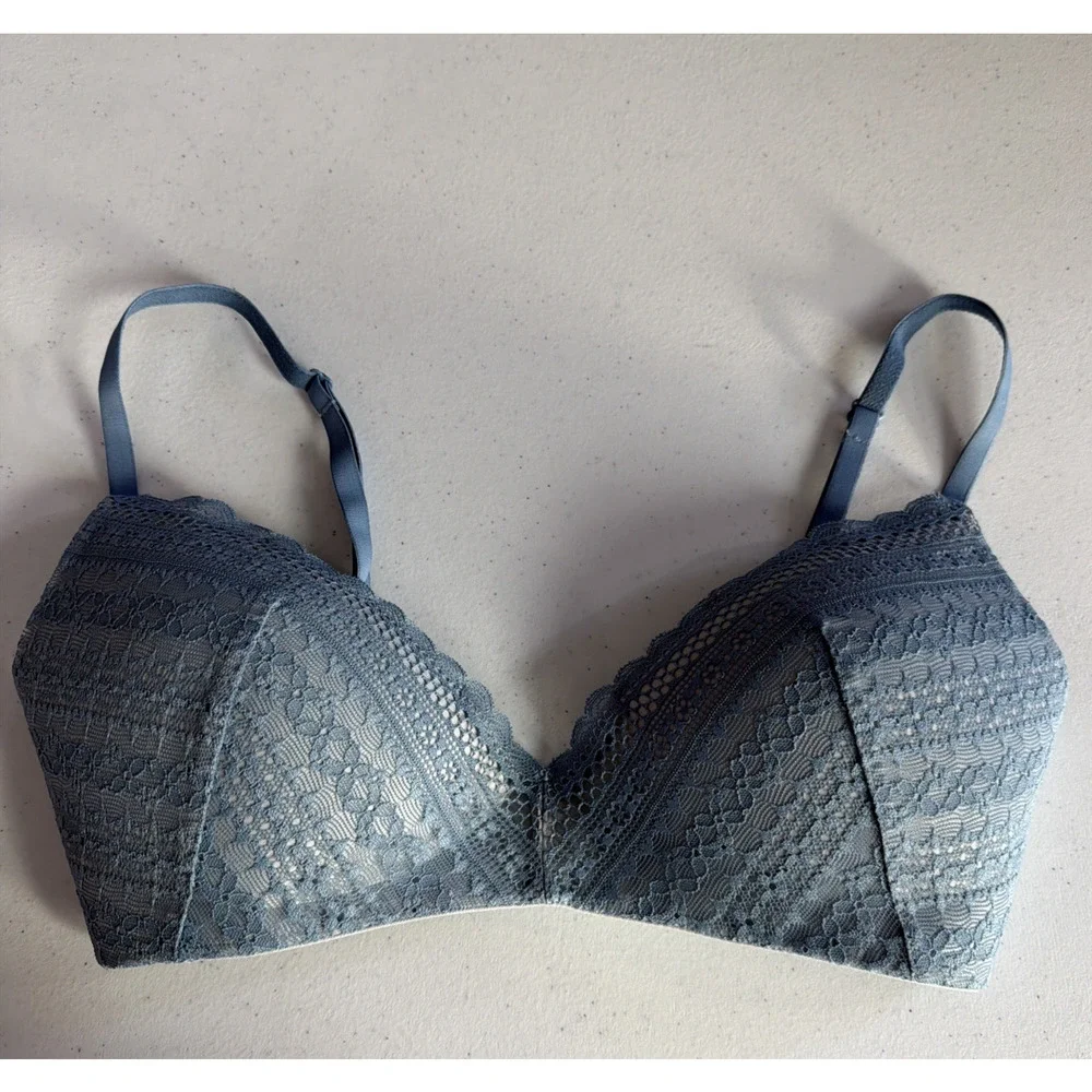 Victoria’s Secret Perfect Coverage Faded Denim Blue Lace Bra 32DD 32E wirefree - Picture 2 of 12
